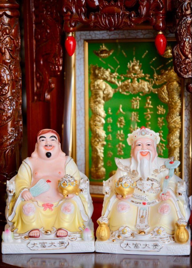 THỈNH TƯỢNG THẦN TÀI THỔ ĐỊA TRÊN CHÙA 2.png
